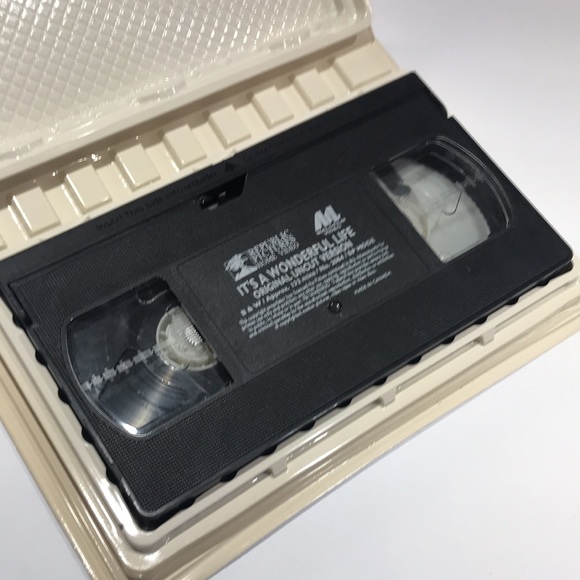 ✨Sold✨It’s A Wonderful Life Vintage VHS Frank Capra’s Original Uncut Version - Picture 4 of 10